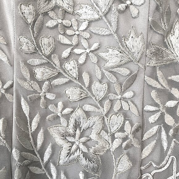 NEW Sue Wong Dress Embroidered V-neck Floral Platinum Silver Bra Nocturne Size 2 - Picture 16 of 16